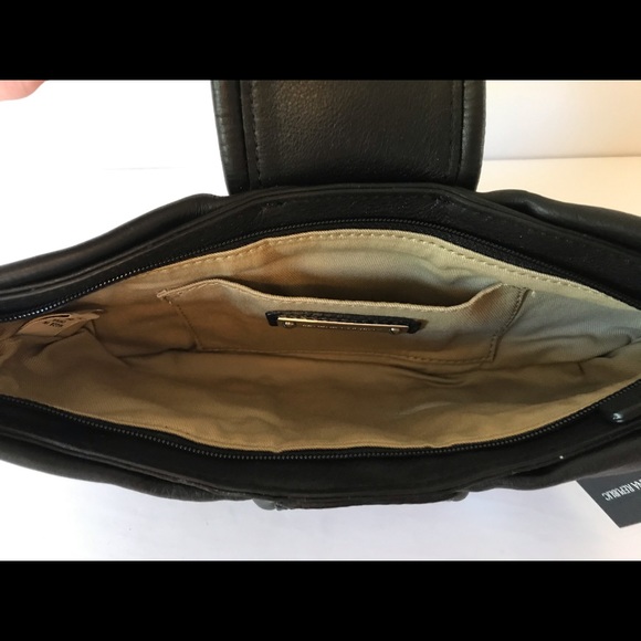 Banana Republic leather clutch - Picture 5 of 9